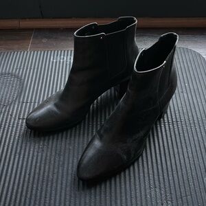 Calvin Klein Felda boots size 9 black